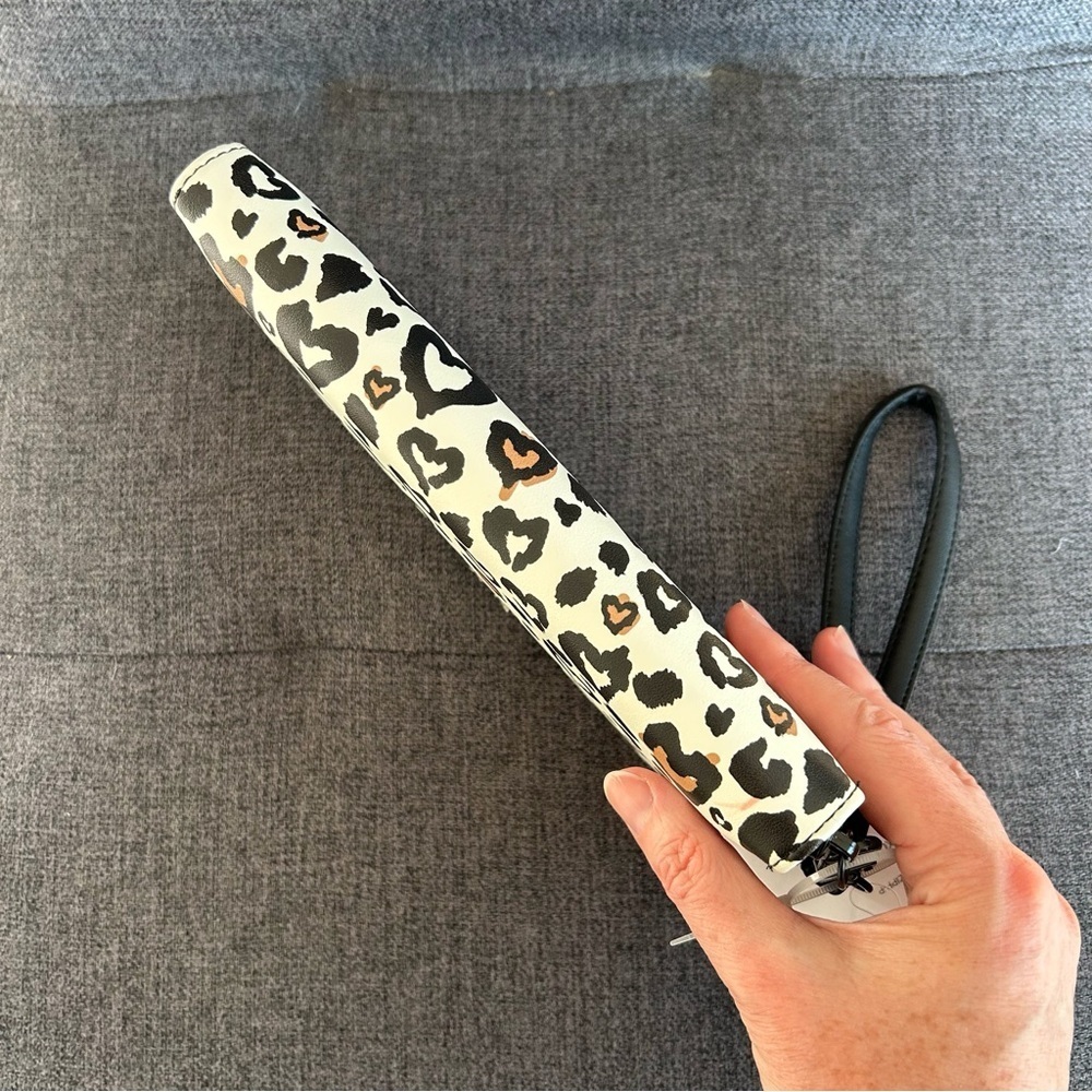 Betsey Johnson Leopard Heart Zip Around Wallet / Wristlet, Cream, Black, Tan - Picture 11 of 17